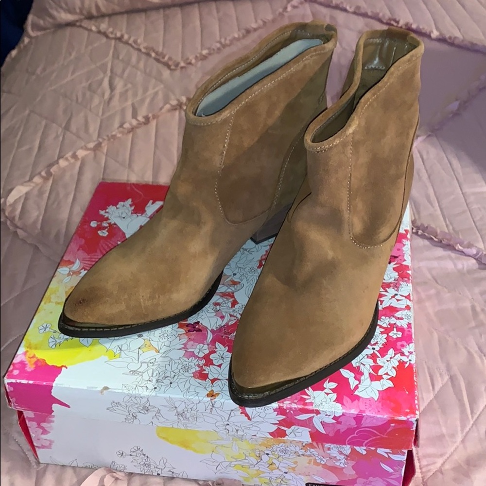 boots - Picture 2 of 2